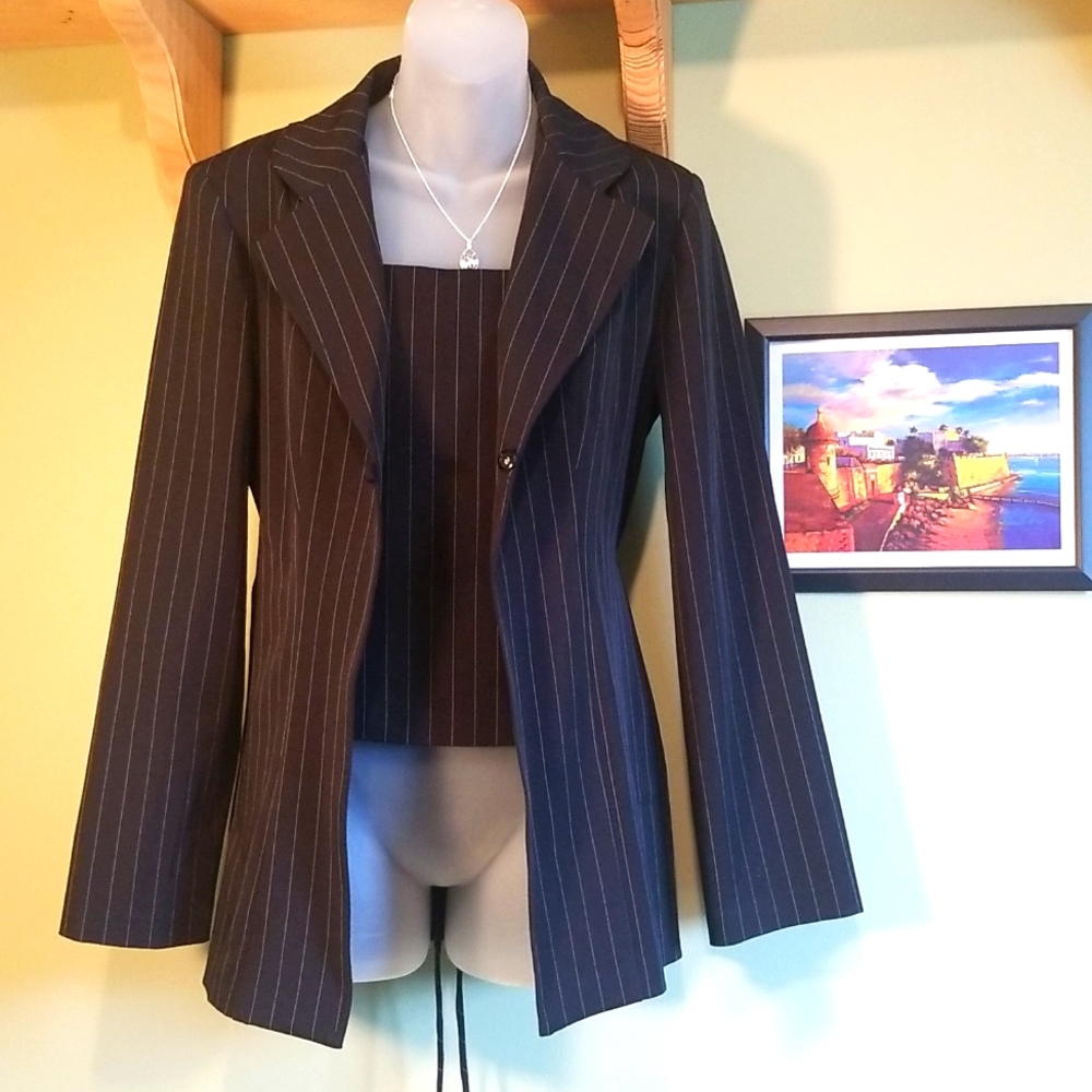 Womens Suit coat and Camisole. 3/4
